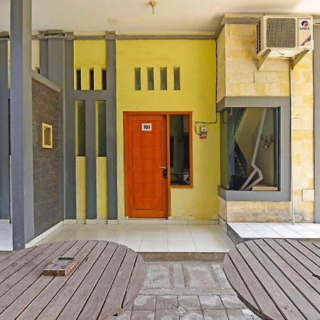 Super Oyo 91495 Hotel Indah Residence دنباسار المظهر الخارجي الصورة