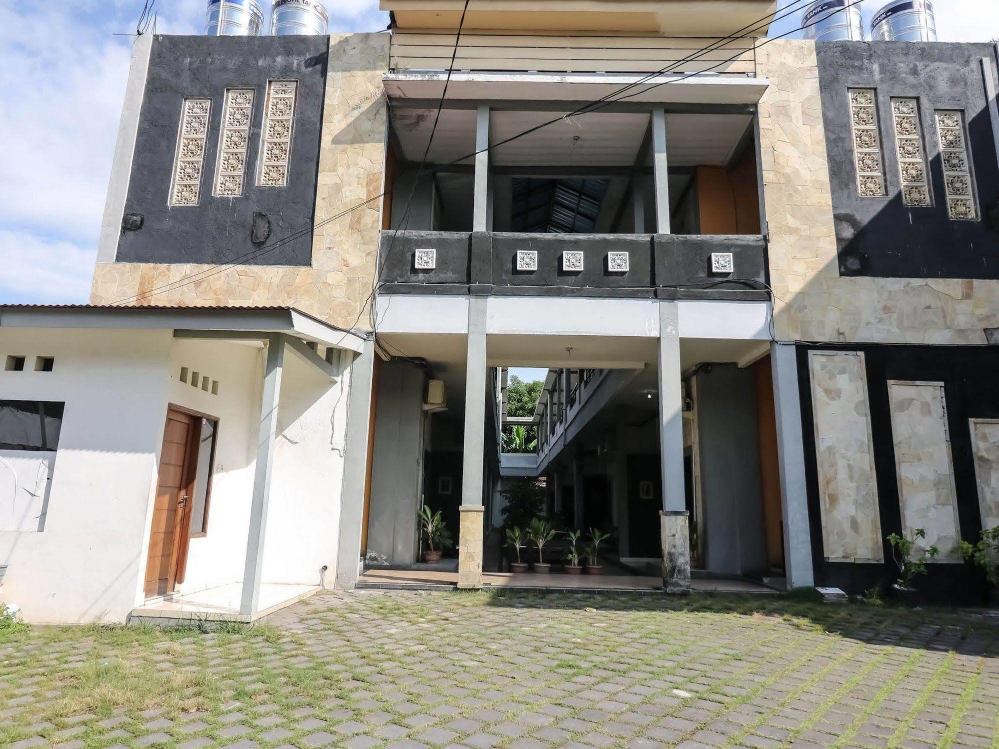 Super Oyo 91495 Hotel Indah Residence دنباسار المظهر الخارجي الصورة